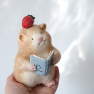 Reading Hamster